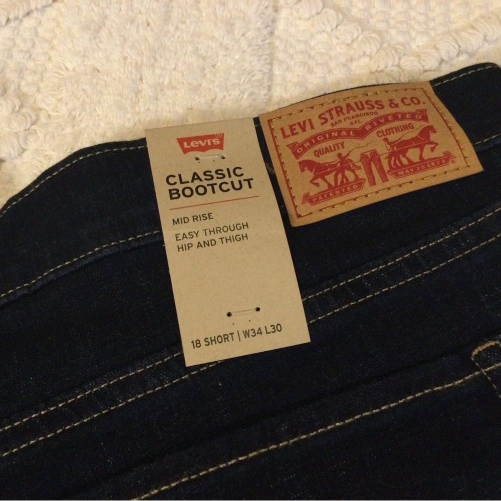 🎉13xHP!!🎉 NWT Levi’s | Classic Bootcut Sculpt Jeans - Picture 11 of 16